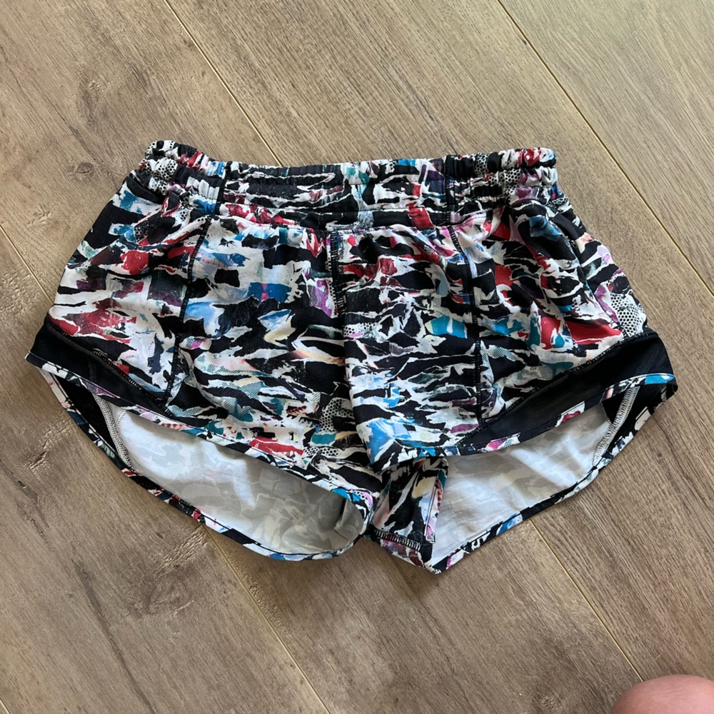 Lululemon vintage pattern Hotty hot shorts